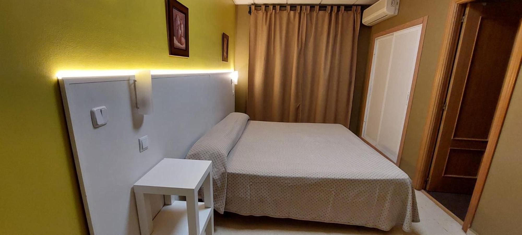 Hostal Ds Velilla de San Antonio Zewnętrze zdjęcie